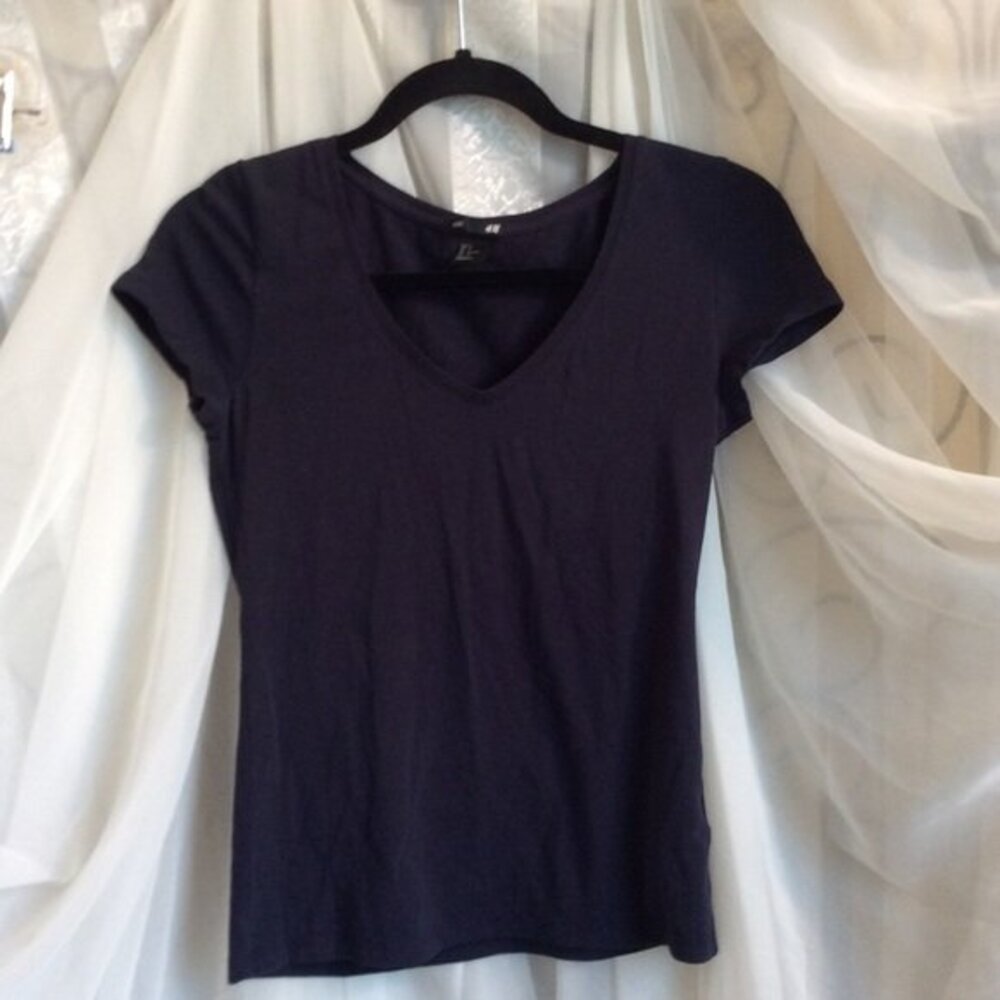H&M short Sleeved T-shirt, Navy blue, nice